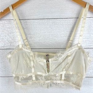 Free People | Small - Layer In Lace Bustier In Ivory